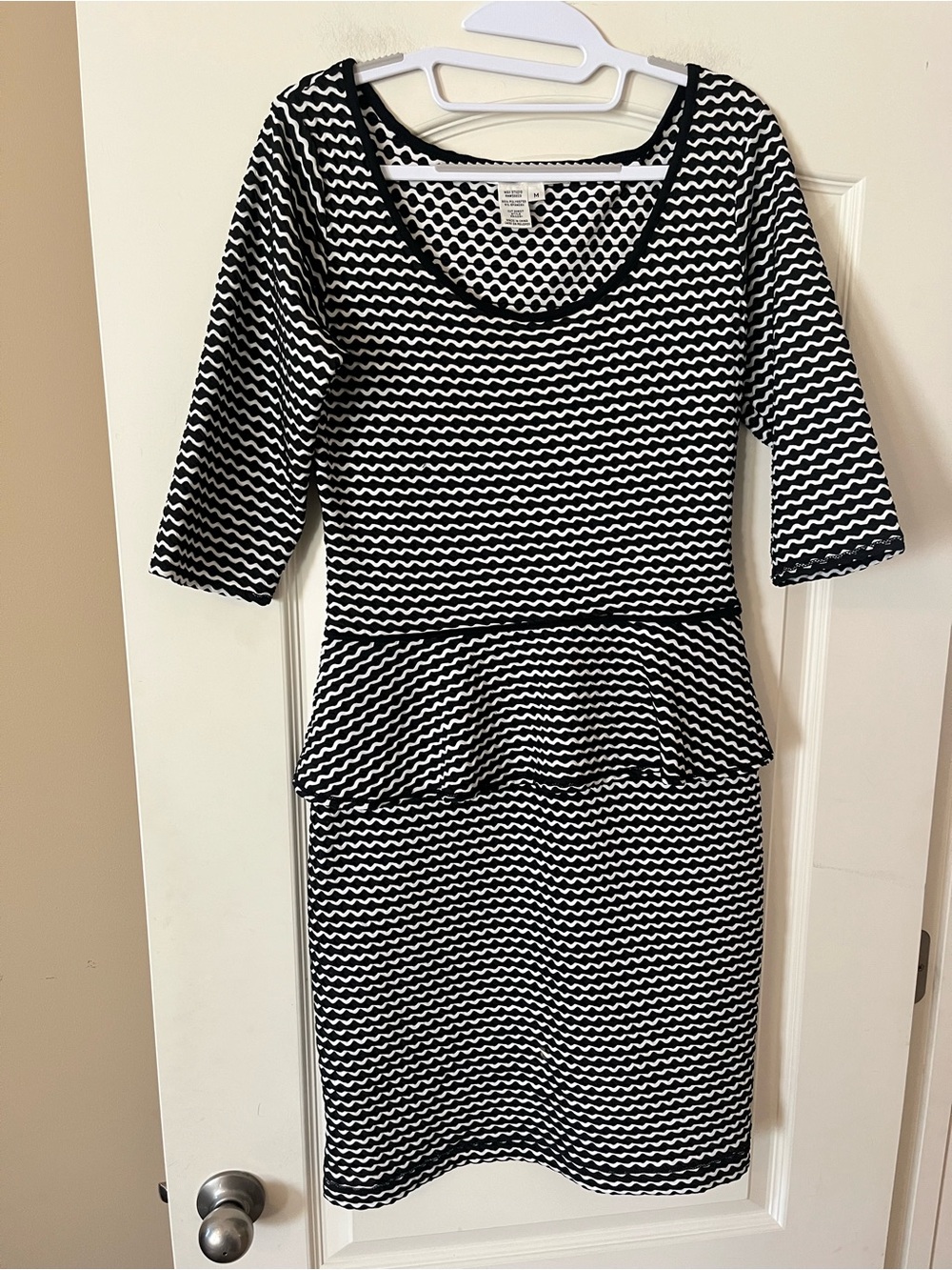 Max Studio Black and White Peplum Stretch Dress Women’s Size Medium